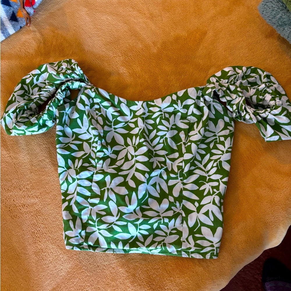 Cute olive design top - Abercrombie & Fitch 2022